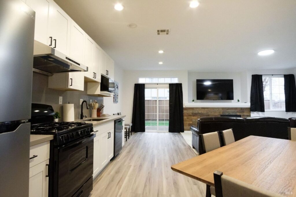 36fa92ab86d94d4db2d9c8b40cef2ade